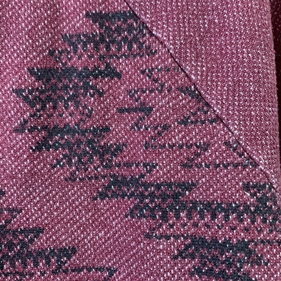 t6 Aztec print old navy burgundy cropped sweatshirt size small - Picture 3 of 11